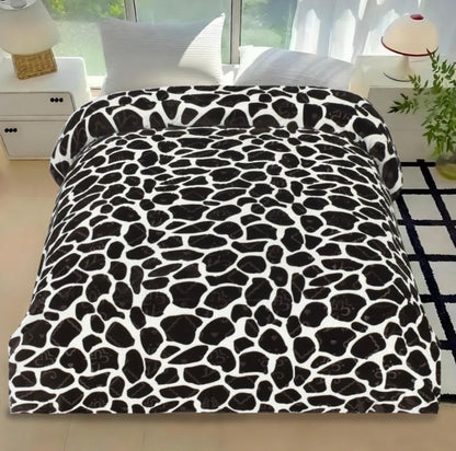 Premium AC Blanket 210×230 cm – Ultra Soft Lightweight Summer Blanket
